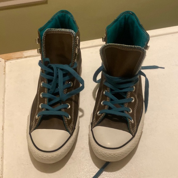 Men size 12 converse sneakers hiker high